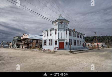 Außenansicht des historischen hölzernen Postgebäudes in Dawson City, Yukon, Kanada Stockfoto