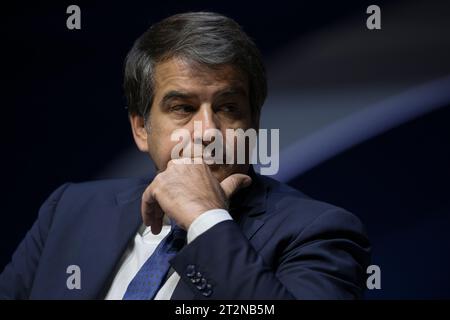 Turin, Italien. 20. Oktober 2023. Raffaele Fitto, die italienische Ministerin für europäische Angelegenheiten, beobachtet auf dem nationalen Kongress der Wirtschaftsprüfer und Buchhaltungsexperten "Lavoriamo insieme per il nostro futuro" (gemeinsam für unsere Zukunft arbeiten). Quelle: Nicolò Campo/Alamy Live News Stockfoto