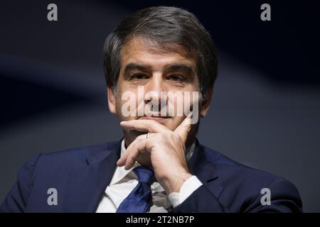 Turin, Italien. 20. Oktober 2023. Raffaele Fitto, die italienische Ministerin für europäische Angelegenheiten, beobachtet auf dem nationalen Kongress der Wirtschaftsprüfer und Buchhaltungsexperten "Lavoriamo insieme per il nostro futuro" (gemeinsam für unsere Zukunft arbeiten). Quelle: Nicolò Campo/Alamy Live News Stockfoto