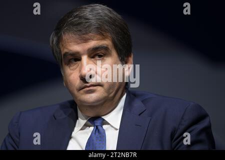 Turin, Italien. 20. Oktober 2023. Raffaele Fitto, die italienische Ministerin für europäische Angelegenheiten, beobachtet auf dem nationalen Kongress der Wirtschaftsprüfer und Buchhaltungsexperten "Lavoriamo insieme per il nostro futuro" (gemeinsam für unsere Zukunft arbeiten). Quelle: Nicolò Campo/Alamy Live News Stockfoto