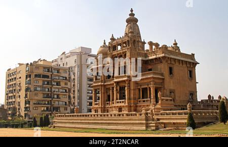 Kairo, Ägypten - 3. März 2010: Verlassenes Gebäude des Baron Empain Palace in Heliopolis City in Kairo, Ägypten. Stockfoto