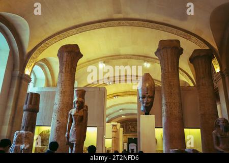 Louvre Museum. Louvre Ägyptische Galerie. Ägyptische Antiquitäten des Louvre, Paris, Frankreich. Ägyptische Antiquitäten im Louvre. Stockfoto