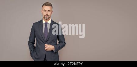 Immer verfügbar. Männlich formale Mode. Professionelle unrasiert ceo. Grizzled Chef. Zuversichtlich Geschäftsmann. Mann Gesicht Porträt, Banner mit Kopieplatz. Stockfoto