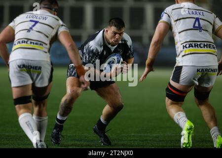 Newcastle, Großbritannien. Oktober 2023. Mark Tampin of Falcons freut sich darauf, beim Gallagher Premiership-Spiel zwischen Newcastle Falcons und Gloucester Rugby am Freitag, den 20. Oktober 2023, in Kingston Park, Newcastle, vorwärts zu fahren. (Foto: Chris Lishman | MI News) Credit: MI News & Sport /Alamy Live News Stockfoto