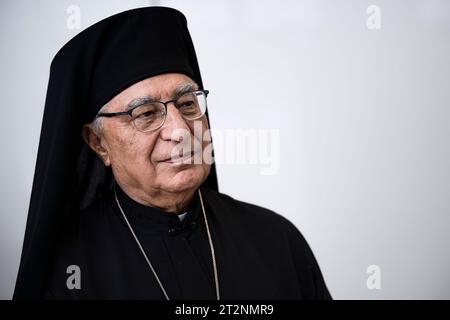 Turin, Italien. 20. Oktober 2023. Youssef Absi, Patriarch der Melkitischen Griechisch-Katholischen Kirche, schaut während seines Besuchs in Turin zu, um der Region Piemont eine heilige Ikone zu spenden. Quelle: Nicolò Campo/Alamy Live News Stockfoto