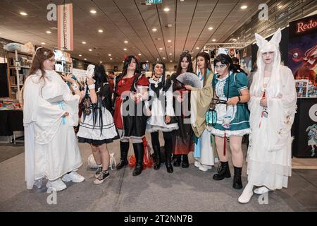 Messe-Besucher als Mangafiguren verkleidet, Cosplay, MEX - Manga und Entertainment Expo 2023, 20.10.2023, Messe Berlin, Berlin, Deutschland *** Messebesucher als Mangafiguren verkleidet, Cosplay, MEX Manga and Entertainment Expo 2023, 20 10 2023, Messe Berlin, Berlin, Deutschland. Kreativmedia mex 22 Credit: Imago/Alamy Live News Stockfoto