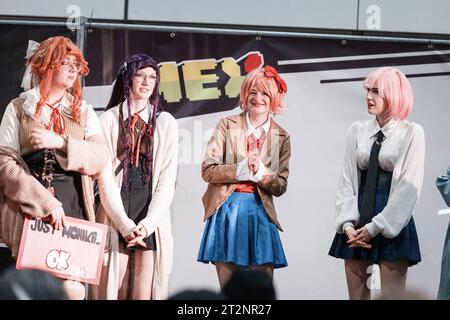 Messe-Besucher als Mangafiguren verkleidet, Cosplay, MEX - Manga und Entertainment Expo 2023, 20.10.2023, Messe Berlin, Berlin, Deutschland *** Messebesucher als Mangafiguren verkleidet, Cosplay, MEX Manga and Entertainment Expo 2023, 20 10 2023, Messe Berlin, Berlin, Deutschland. Kreativmedia mex 46 Credit: Imago/Alamy Live News Stockfoto