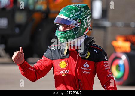 Austin, USA. Oktober 2023. Charles Leclerc (MON) Ferrari feiert seine Pole-Position im Qualifying parc Ferme. Formel-1-Weltmeisterschaft, Rd 19, großer Preis der Vereinigten Staaten, Freitag, 20. Oktober 2023. Circuit of the Americas, Austin, Texas, USA. 20.10.2023. Formel-1-Weltmeisterschaft, Rd 19, Grand Prix der Vereinigten Staaten, Austin, Texas, USA, Qualifikationstag der Fotoguthaben sollte lauten: XPB/Press Association Images. Quelle: XPB Images Ltd/Alamy Live News Stockfoto