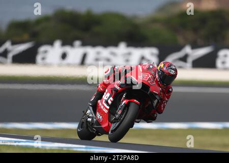 PHILLIP ISLAND, Australien. Oktober 2023. 2023 Guru by Gryfyn Australian Motorrad Grand Prix - Augusto Fernandez (Spanien) fuhr auf der #37 GasGas Factory Racing Tech3 KTM RC-16 während des Qualfying auf der Phillip Island Grand Prix Circuit am 21. Oktober 2023 in Phillip Island, Australien - Image Credit: brett keating/Alamy Live News Stockfoto