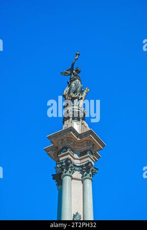 Platz der Unabhängigkeit (Monumento a la Independencia, Monumento a los Heroes del 10 de agosto de 1809). Ecuador, Quito Stockfoto