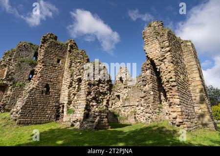 Ein Blick auf die Ruinen von Thirlwall Castle auf dem Hadrian's Wall Path in der Nähe von Greenhead, Northumberland, Großbritannien Stockfoto