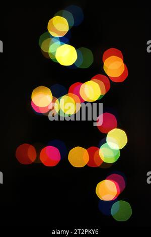 Farbige Lichter im Weihnachtsbaum 120 Stockfoto