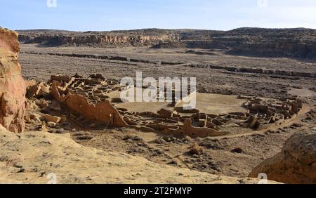 Alte Ruinen von Pueblo Bonito im chaco Canyon Cuture National Historic Park in der Nähe von farmington, New mexico, vom Pueblo Alto Trail Stockfoto