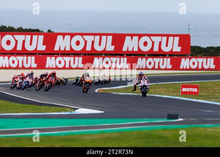 Ventnor, Australien. Oktober 2023. 21. Oktober 2023; Phillip Island Grand Prix Circuit, Ventnor, Victoria, Australien; 2023 MotoGP Guru von Gryfyn Australian Motorrad Grand Prix, Renntag; Start des Rennens bei der Australian MotoGP Credit: Action Plus Sports Images/Alamy Live News Stockfoto