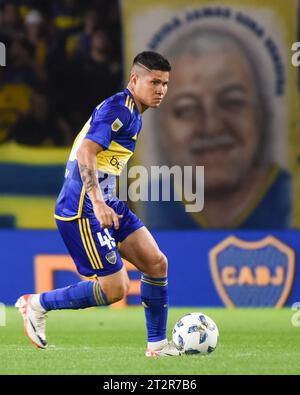 Buenos Aires, Argentinien. Oktober 2023. Joan Campuzano von den Boca Juniors spielte am 20. Oktober 2023 im La Bombonera Stadion in Buenos Aires, Spanien, während des Liga-Argentinien-Spiels zwischen den CA Boca Juniors und der Union Santa Fe. (Foto: Santiago Joel Abdala/PRESSINPHOTO) Credit: PRESSINPHOTO SPORTS AGENCY/Alamy Live News Stockfoto