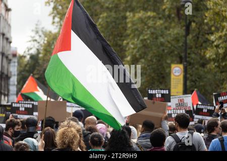 London, Großbritannien. Oktober 2023. Pro-palästinensische Proteste im Zentrum von London Credit: Sinai Noor/Alamy Live News Stockfoto