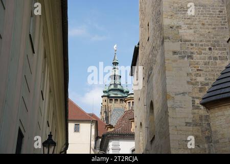 Blick auf eine der Straßen der Prager Burg in Prag, Tschechische Republik Stockfoto