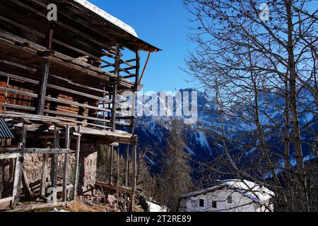 Typische Architektur, Kaviola, Dolomiten, UNESCO, Provinz Belunno, Region Venetien, Italien Stockfoto