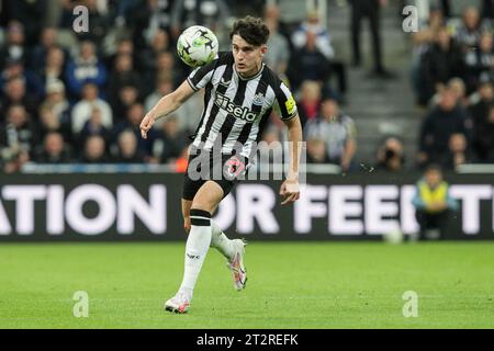 Tino Livramento von Newcastle - Newcastle United / Manchester City, Carabao Cup, St James' Park, Newcastle upon Tyne, Großbritannien - 27. September 2023 nur redaktionelle Verwendung - es gelten Einschränkungen von DataCo Stockfoto