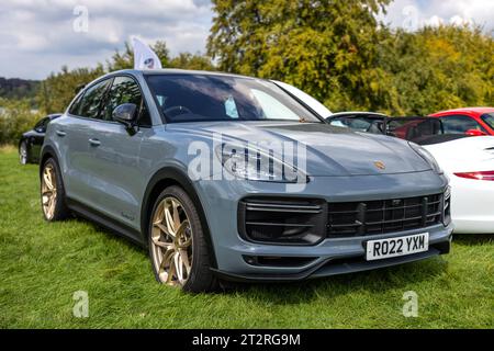 2022 Porsche Cayenne Turbo GT, ausgestellt auf der Salon Privé Concours d’Elégance Motorshow im Schloss Blenheim. Stockfoto