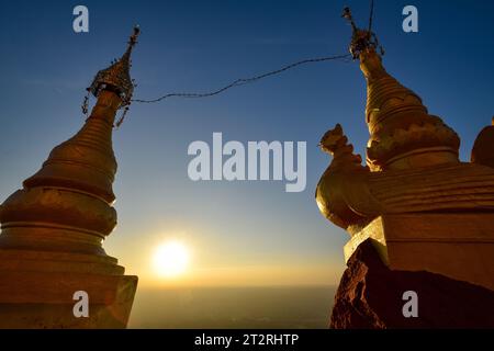 Blick vom Mount Kalat bei Sonnenuntergang Stockfoto