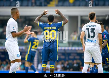 Verona, Italien. Oktober 2023. Veronas Michael Folorunsho reagierte während des Spiels Hellas Verona FC gegen SSC Napoli, italienische Fußballserie A in Verona, Italien, 21. Oktober 2023 Credit: Independent Photo Agency/Alamy Live News Stockfoto