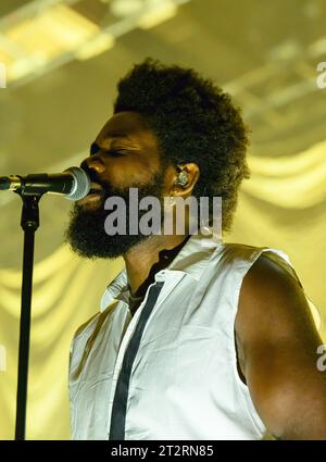 Brighton, Großbritannien. Oktober 2023. Young Fathers (Bild Kayus Bankole) treten auf und nehmen Songs von ihrem vierten Album Heavy Heavy im Brighton Dome auf. Quelle: LFP/Alamy Live News Stockfoto