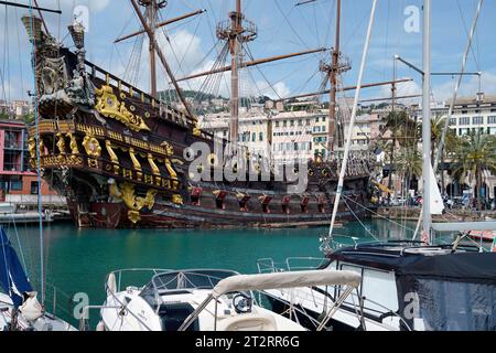 Neptun-Statue, Nachbildung von Vascello Neptun, Porto Antico, Hauptstadt der Region Ligurien, Genua, Ligurien Region, Italie, Genua, Ligurien, Italien Stockfoto