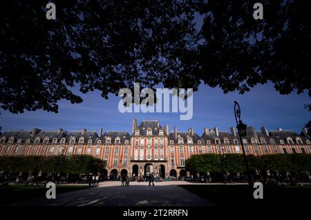 Place des Vosges, Square Louis XIII, Jüdisches Viertel Marais, Village St. Paul, Paris, Frankreich Stockfoto