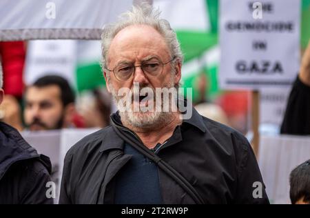 Der irische Schauspieler Liam Cunningham während einer propalästinensischen Kundgebung in Dublin. Bilddatum: Samstag, 21. Oktober 2023. Stockfoto