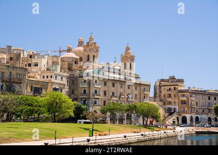 Vittoriosa, Malta - 17. Juni 2023: Die Stiftskirche St. Lorenz in Vittoriosa, Malta Stockfoto