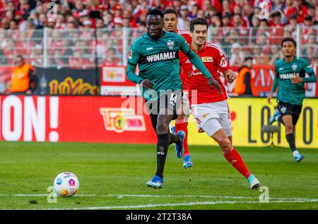 Berlin, Deutschland. Oktober 2023. Fußball: Bundesliga, 1. FC Union Berlin - VfB Stuttgart, Spieltag 8, an der Alten Försterei. Silas vom VfB Stuttgart auf 14:0 Uhr. Hinweis: Andreas Gora/dpa – WICHTIGER HINWEIS: gemäß den Vorgaben der DFL Deutsche Fußball Liga und des DFB Deutscher Fußball-Bund ist es verboten, im Stadion und/oder des Spiels aufgenommene Fotografien in Form von Sequenzbildern und/oder videoähnlichen Fotoserien zu verwenden oder zu verwenden./dpa/Alamy Live News Stockfoto