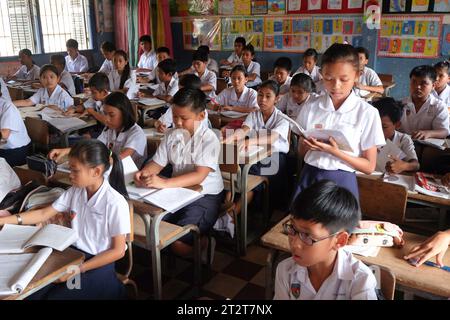 Kambodschanische Schüler im Klassenzimmer, Siem Rep, Kambodscha Stockfoto