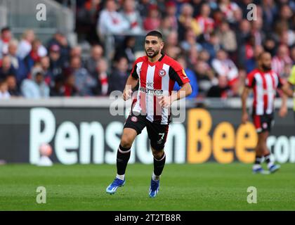 Brentford, London, Großbritannien. Oktober 2023; Gtech Community Stadium, Brentford, London, England; Premier League Football, Brentford gegen Burnley; Neal Maupay von Brentford Credit: Action Plus Sports Images/Alamy Live News Stockfoto