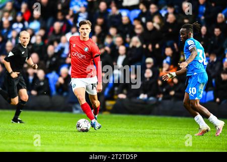 Peterborough, Großbritannien. 21. Oktober 2023: Freddie Potts (19 Wycombe Wanderers) kontrolliert den Ball während des Spiels der Sky Bet League 1 zwischen Peterborough und Wycombe Wanderers in der London Road, Peterborough am Samstag, den 21. Oktober 2023. (Foto: Kevin Hodgson | MI News) Credit: MI News & Sport /Alamy Live News Stockfoto