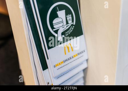 6. August 2023, A1 - Amber 1 Highway, Polen: MC Donald's Restaurant Logo ist auf der A1 Amber One Highway in Polen zu sehen. (Credit Image: © Mateusz Slodkowski/SOPA Images via ZUMA Press Wire) NUR REDAKTIONELLE VERWENDUNG! Nicht für kommerzielle ZWECKE! Stockfoto