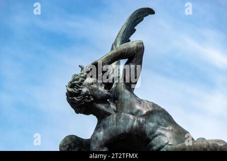 Die Statue des gefallenen Engels von Madrid ist die einzigartige Statue, die dem Teufel in der Welt gewidmet ist Stockfoto