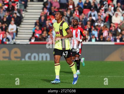 Brentford, London, Großbritannien. Oktober 2023; Gtech Community Stadium, Brentford, London, England; Premier League Football, Brentford gegen Burnley; Wilson Odobert von Burnley Credit: Action Plus Sports Images/Alamy Live News Stockfoto