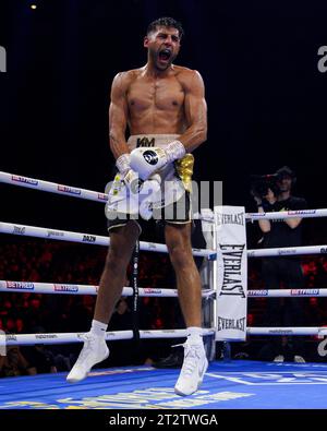 Khaleel Majid feiert, nachdem er in der M&S Bank Arena in Liverpool gegen Tom Farrell gewonnen hat. Bilddatum: Samstag, 21. Oktober 2023. Stockfoto