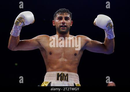 Khaleel Majid feiert, nachdem er in der M&S Bank Arena in Liverpool gegen Tom Farrell gewonnen hat. Bilddatum: Samstag, 21. Oktober 2023. Stockfoto