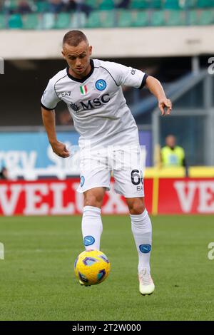 Marcantonio Bentegodi, Verona, Italien. Oktober 2023. Serie A Fußball, Hellas Verona gegen Neapel; Stanislav Lobotka von Neapel Credit: Action Plus Sports/Alamy Live News Stockfoto