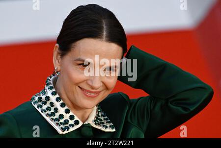 Rom, Italien. Oktober 2023. Die französische Schauspielerin Juliette Binoche besucht einen roten Teppich für den Film „La Passion de Dodin Bouffant“ (der Pot Au Feu) während des 18. Filmfestivals in Rom am 21. Oktober 2023. Foto: Eric Vandeville/ABACAPRESS.COM Credit: Abaca Press/Alamy Live News Stockfoto