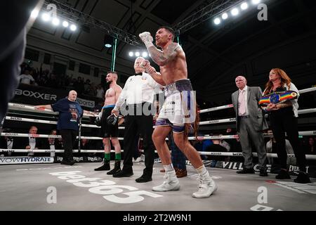 Sam Gilley feiert den Sieg über Louis Greene in York Hall, London. Bilddatum: Samstag, 21. Oktober 2023. Stockfoto