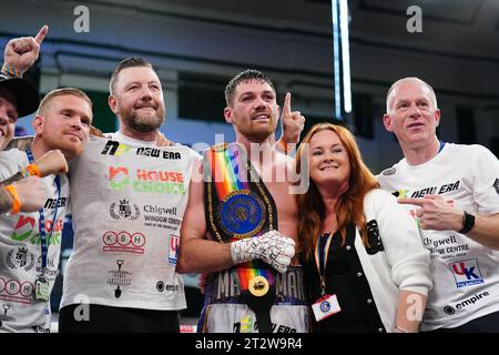 Sam Gilley feiert den Sieg über Louis Greene in York Hall, London. Bilddatum: Samstag, 21. Oktober 2023. Stockfoto