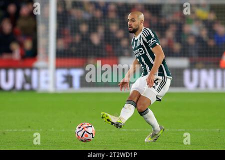Sheffield, Großbritannien. Oktober 2023. Sofyan Amrabat #4 von Manchester United während des Premier League-Spiels Sheffield United gegen Manchester United in der Bramall Lane, Sheffield, Großbritannien, 21. Oktober 2023 (Foto: Conor Molloy/News Images) in Sheffield, Großbritannien am 21. Oktober 2023. (Foto: Conor Molloy/News Images/SIPA USA) Credit: SIPA USA/Alamy Live News Stockfoto