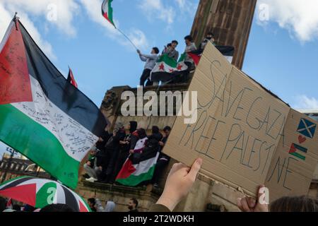 Glasgow, UK, 21. Oktober 2023. Demonstration zur Unterstützung Palästinas angesichts der israelischen Aggression am 21. Oktober 2023 in Glasgow, Schottland. Foto: Jeremy Sutton-Hibbert/Alamy Live News. Stockfoto