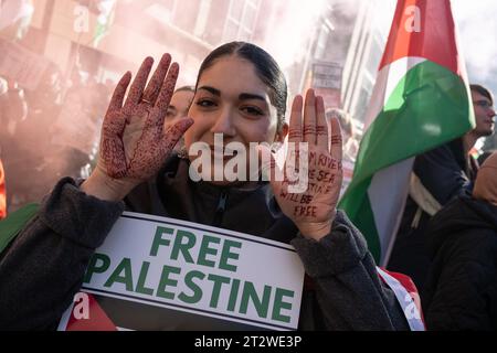 Glasgow, UK, 21. Oktober 2023. Demonstration zur Unterstützung Palästinas angesichts der israelischen Aggression am 21. Oktober 2023 in Glasgow, Schottland. Foto: Jeremy Sutton-Hibbert/Alamy Live News. Stockfoto