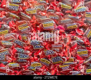 Hershey, Pennsylvania – 17. November 2022: Jolly Ranchers werden im Hershey Chocolate World Einzelhandelsgeschäft und Touristenattraktion in Hershey, Pennsyl, ausgestellt Stockfoto