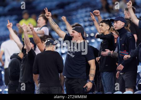 Sydney, Australien. Oktober 2023. Die Fans von Melbourne Victory zeigen ihre Unterstützung vor der Isuzu Ute A-League RD1 zwischen Sydney FC und Melbourne Victory am 21. Oktober 2023 im Allianz Stadium in Sydney, Australien Credit: IOIO IMAGES/Alamy Live News Stockfoto