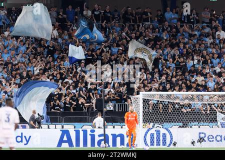 Sydney, Australien. Oktober 2023. Die Fans des Sydney FC zeigen ihre Unterstützung während der Isuzu Ute A-League RD1 zwischen Sydney FC und Melbourne Victory am 21. Oktober 2023 im Allianz Stadium in Sydney, Australien Credit: IOIO IMAGES/Alamy Live News Stockfoto